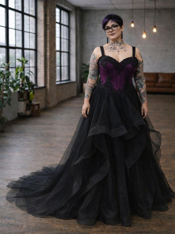 Brautkleid_schwarz_lila_Gothicbraut